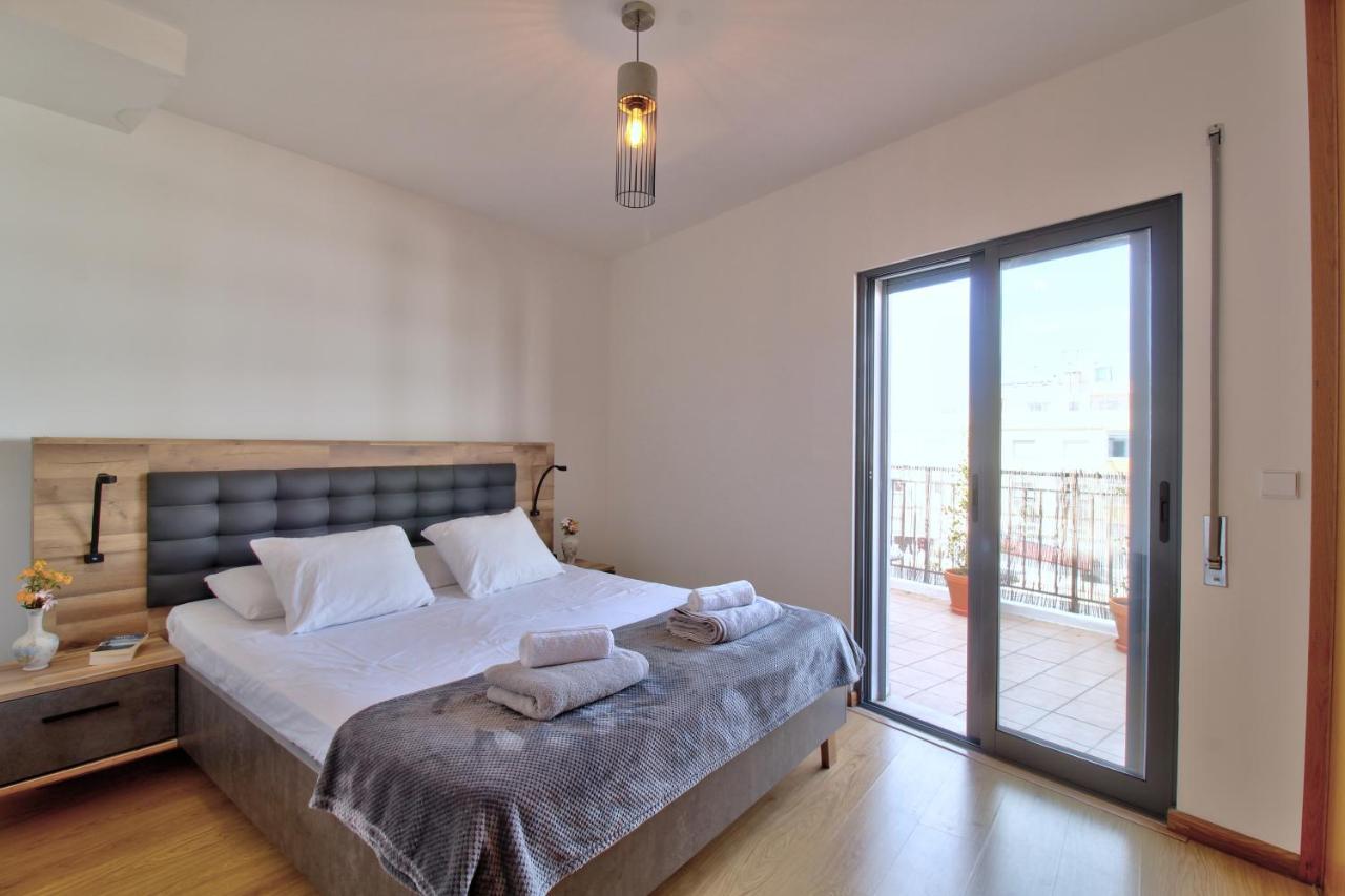Spacious Terrace, Swimming Pool, Private Parking Ольян Экстерьер фото
