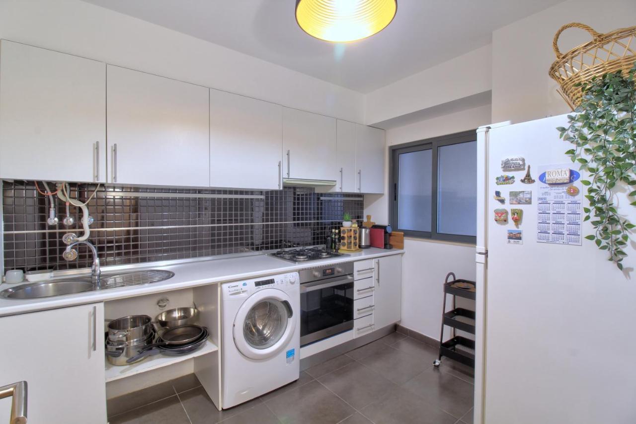Spacious Terrace, Swimming Pool, Private Parking Ольян Экстерьер фото
