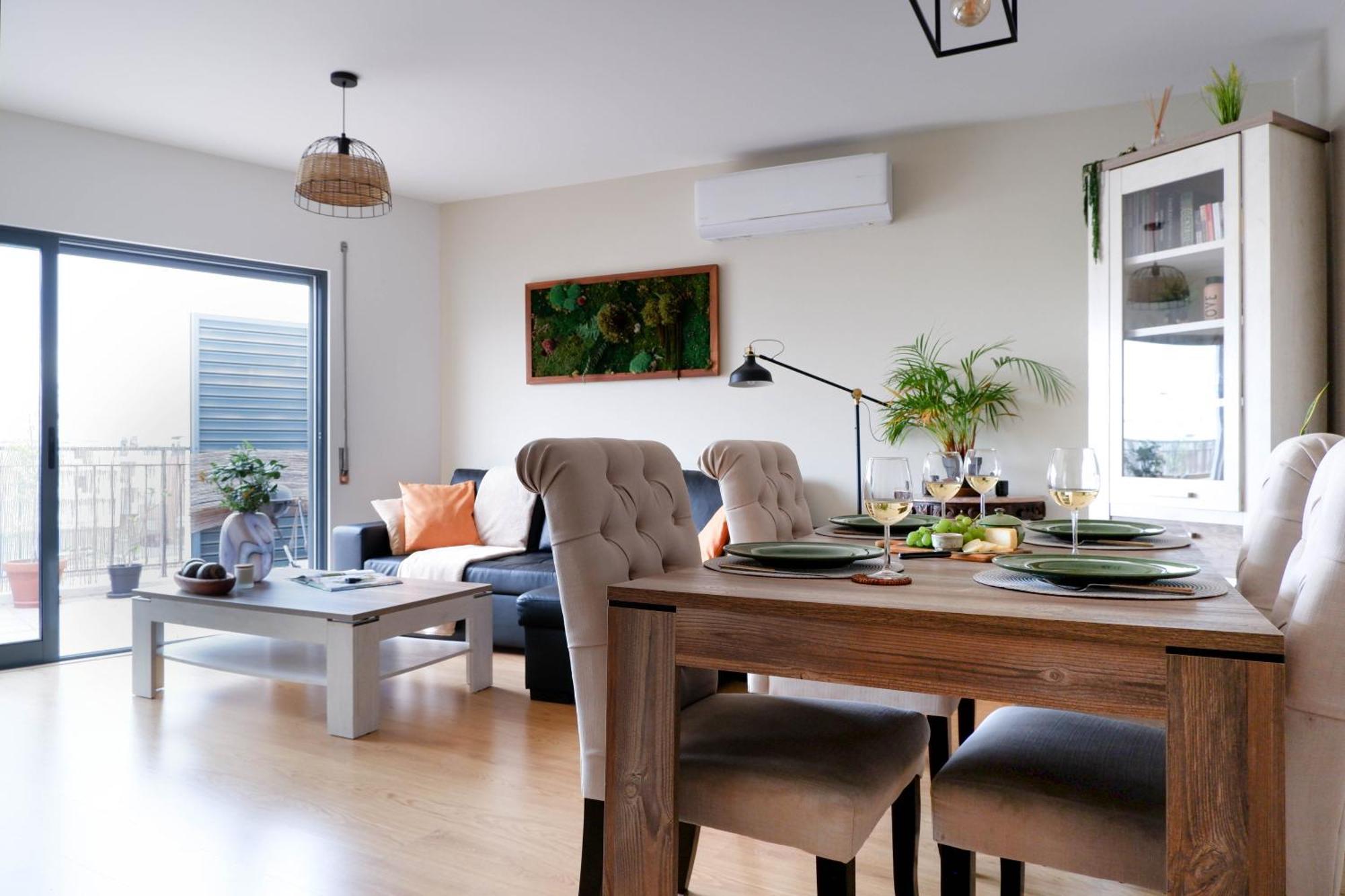 Spacious Terrace, Swimming Pool, Private Parking Ольян Экстерьер фото